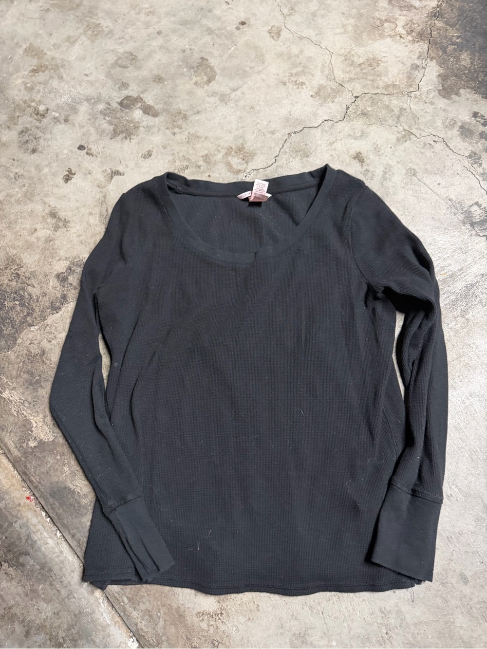 Women's Black Long-Sleeve Scoop Neck Thermal Top